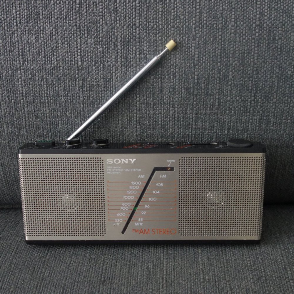 Vintage Sony SRF-A100 AM FM Battery Powered Radio